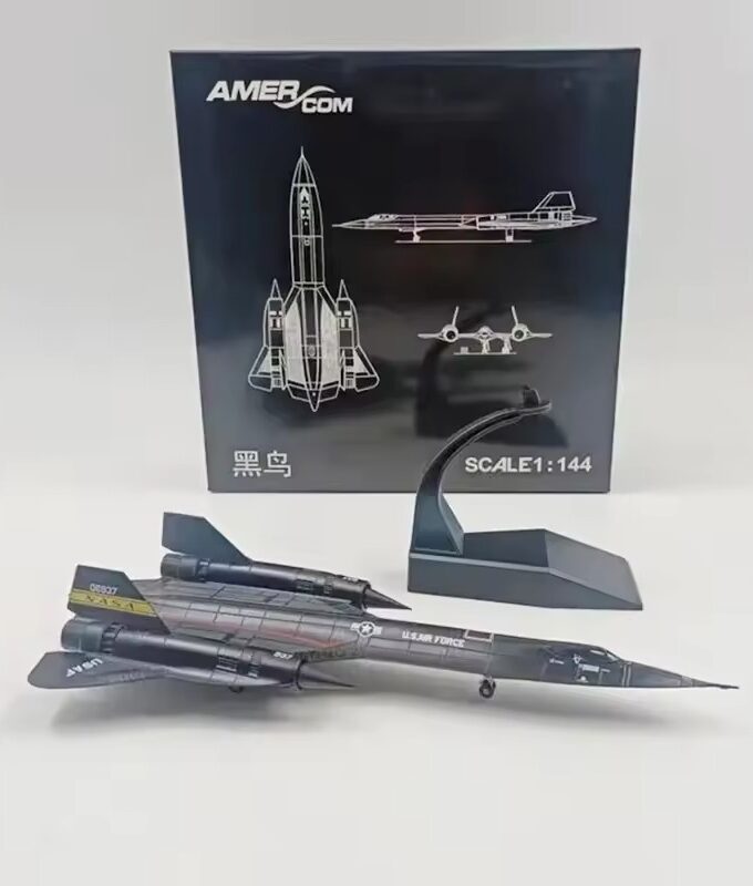 AeroElite SR-71 Blackbird 1:144 Die-Cast Edition