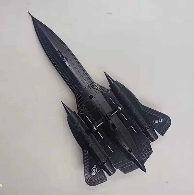 AeroElite SR-71 Blackbird 1:144 Die-Cast Edition - Image 3